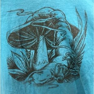 We’re All Mad Here t-shirt size XL in GUC